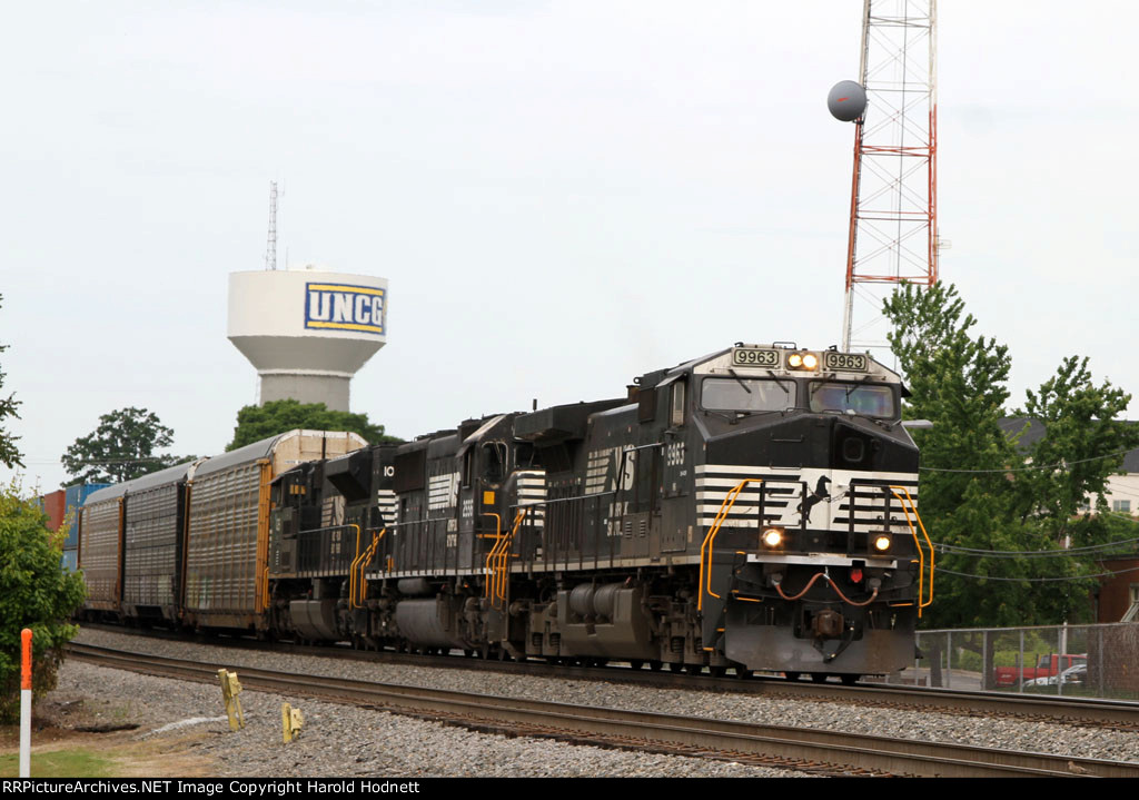 NS 9963 leads train 214 northbound